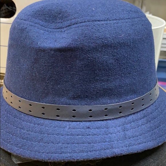 Navy Hat w/felt flower - Picture 3 of 3